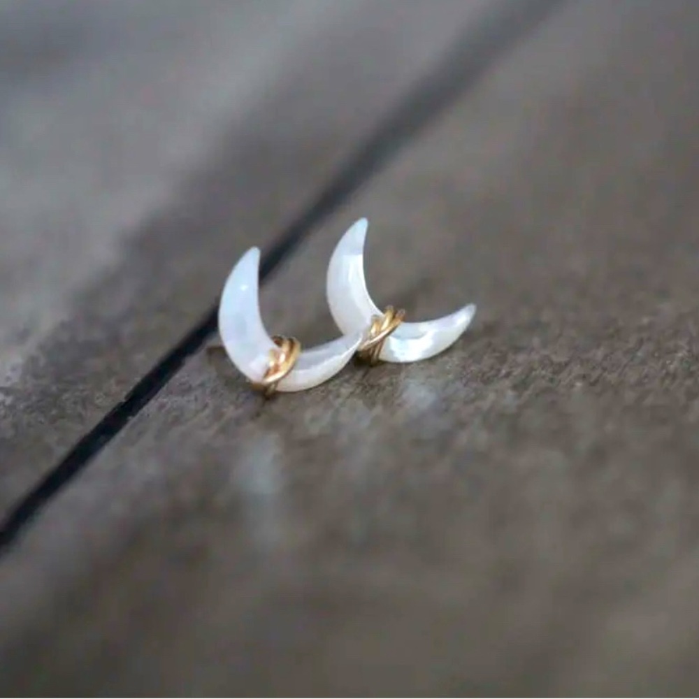 Mother of Pearl Moonbeam Studs